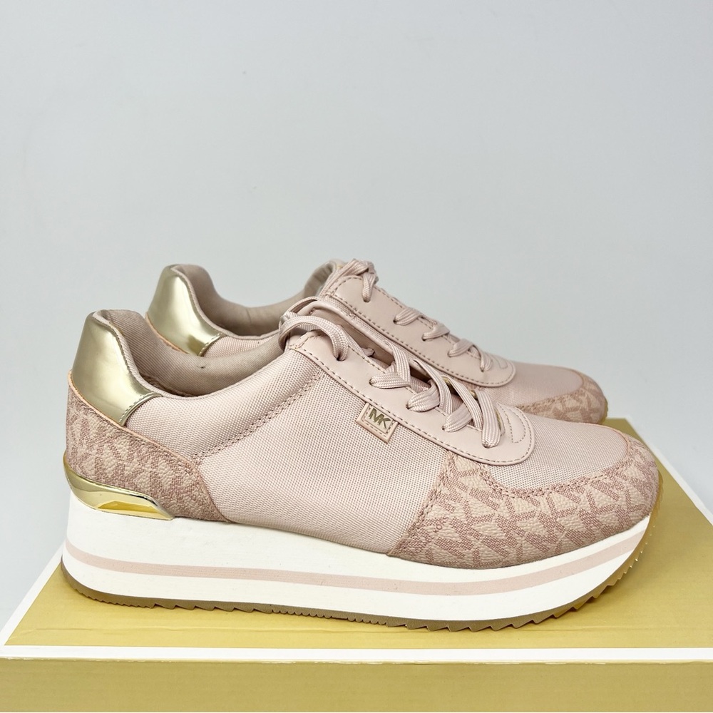 Michael Kors Monique Trainers
Size 7.5 - Picture 2 of 9